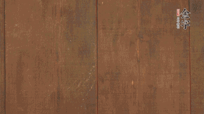 老豆腐切成塊。