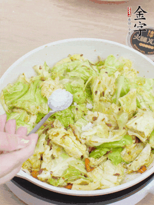 一點鹽、糖調(diào)味。