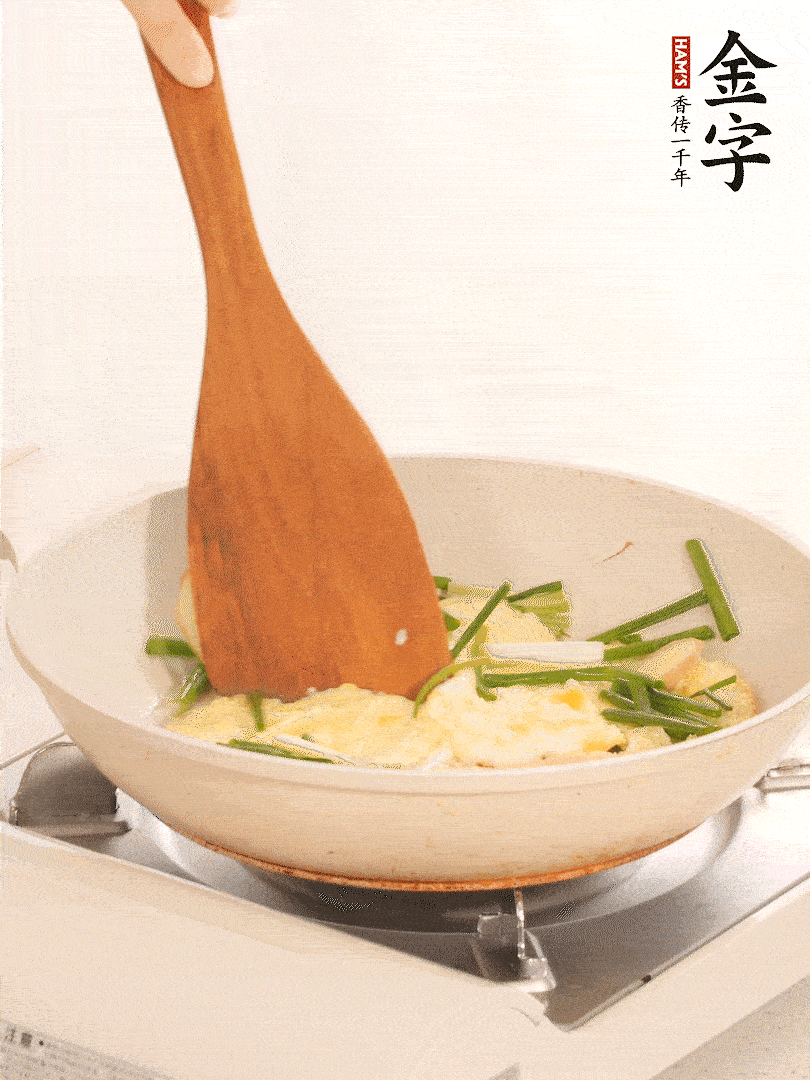 加入少量姜片、香蔥段